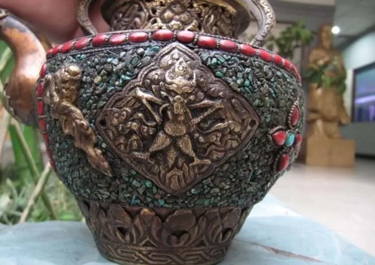 

Tibetan Copper inlay turquoise red coral ruby beryl jar Pot