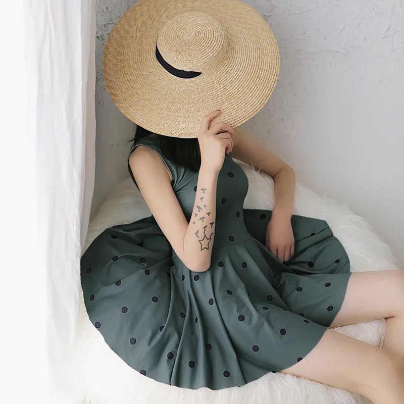 

Spa Holiday 2019 new Sexy Pleated skirt flat angle one-piece swimsuit High waist Swimwear Dot print women bathing suits