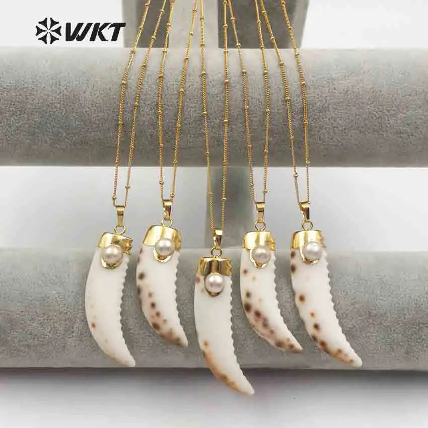 

WT-JN056 Hot sale Custom Natural Shell Necklace design with sharp Pendant with exclusive Random long horn pendant fashion gift