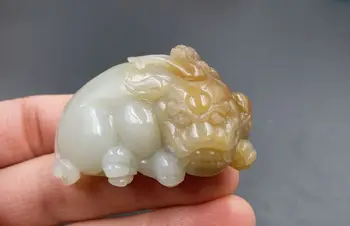 

52 x 30 mm Natural jade pendant Pendant hand-carved stereo pendant