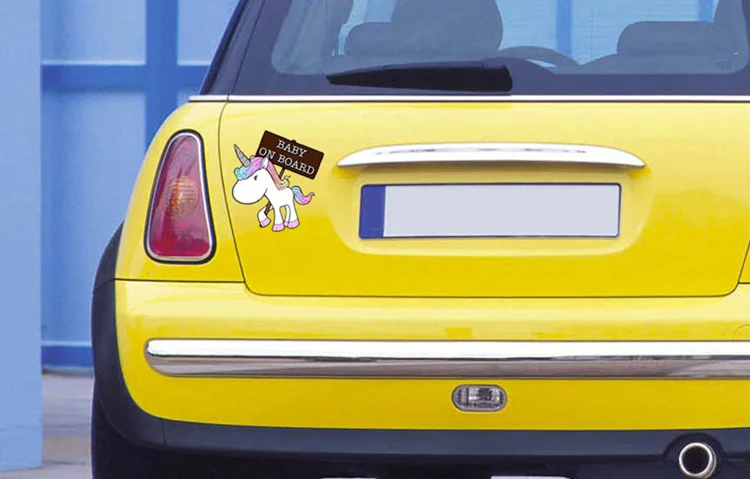 Baby in car17272305