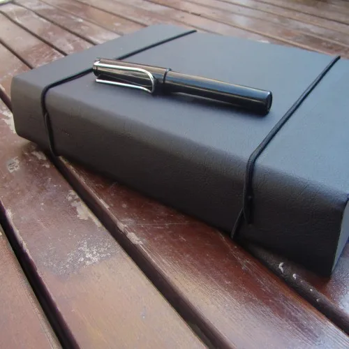 

The book of souls - light type series blank paper B5 notebook / light type series (double bands)