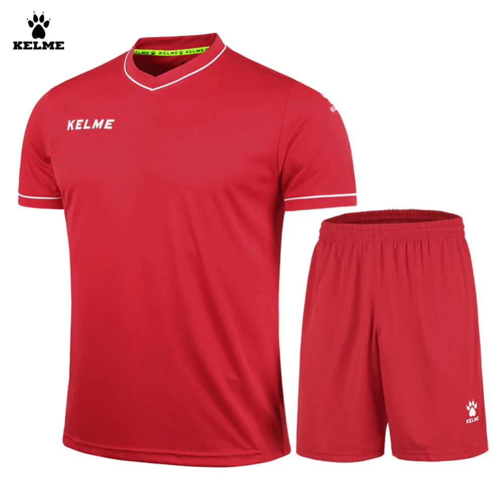 

Kelme Men Short Sleeve V-neck Breathable Elastic Soccer Suit K15Z204 Red