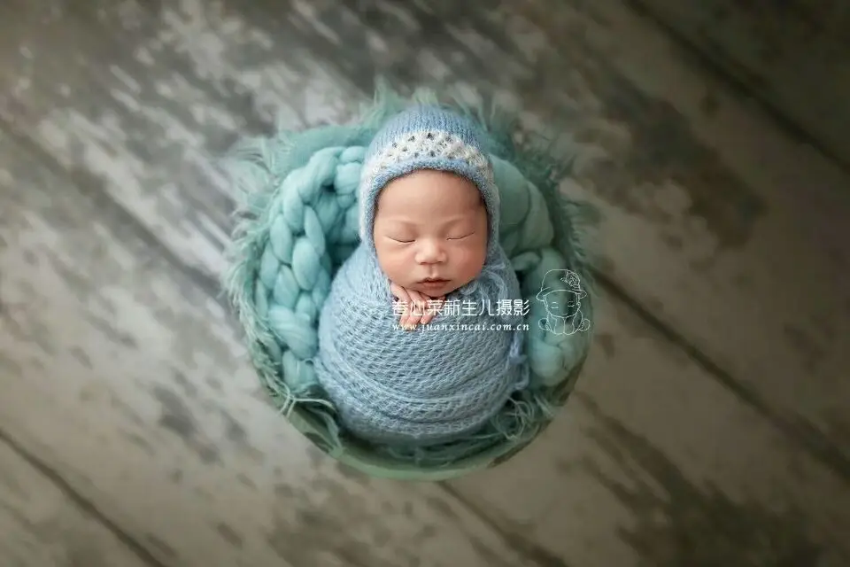 hat and wrap set