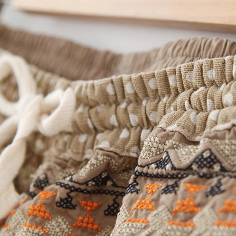 Японские Харадзюку повседневные женские этнические Хлопковые Штаны с вышивкой и эластичной резинкой на талии, однотонные женские штаны 2 цветов J012