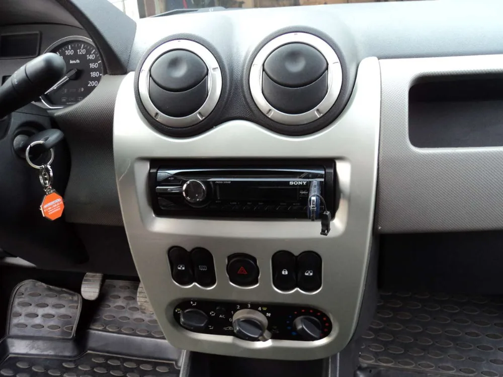 renault_logan_a1337004003b7526206_5_orig