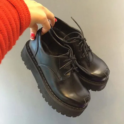 Обувь на плоской подошве со шнуровкой; обувь на толстой резиновой подошве в стиле Харадзюку; черные винтажные женские туфли-оксфорды, увеличивающие рост; обувь в японском ретро-стиле на толстой рифленой подошве; Размеры 35 - Цвет: Черный