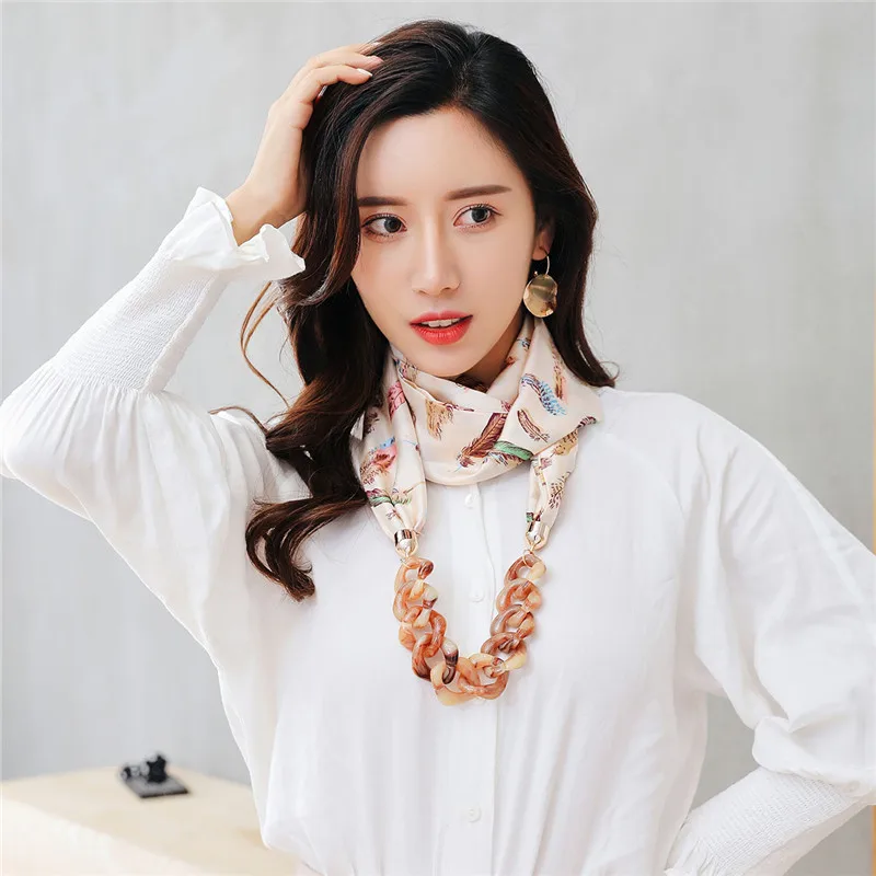 

RUNMEIFA 2019 New Fashion Trendy Pendants Necklaces Satin Jewelry Scarf Alloy Acrylic Necklace Female Accessories Free Shipping