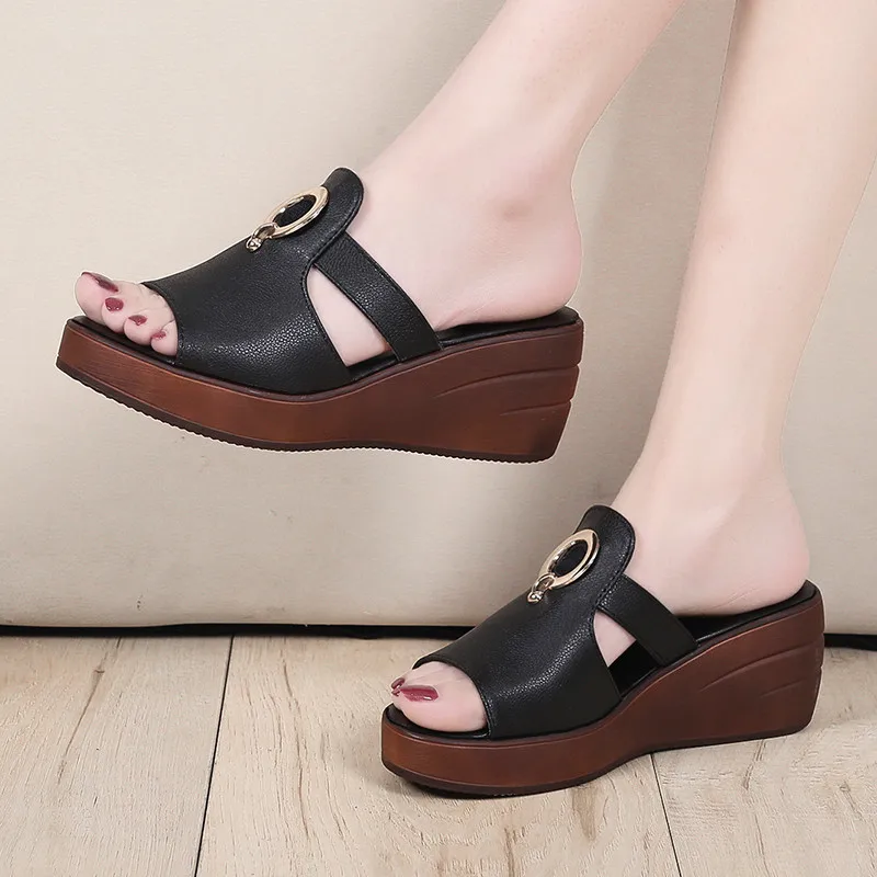 

2019 Summer New Platform Wedges Sandals Women Fashion High Heels Female Platform Metal Decoration Thick Sole Open Toe Slippers