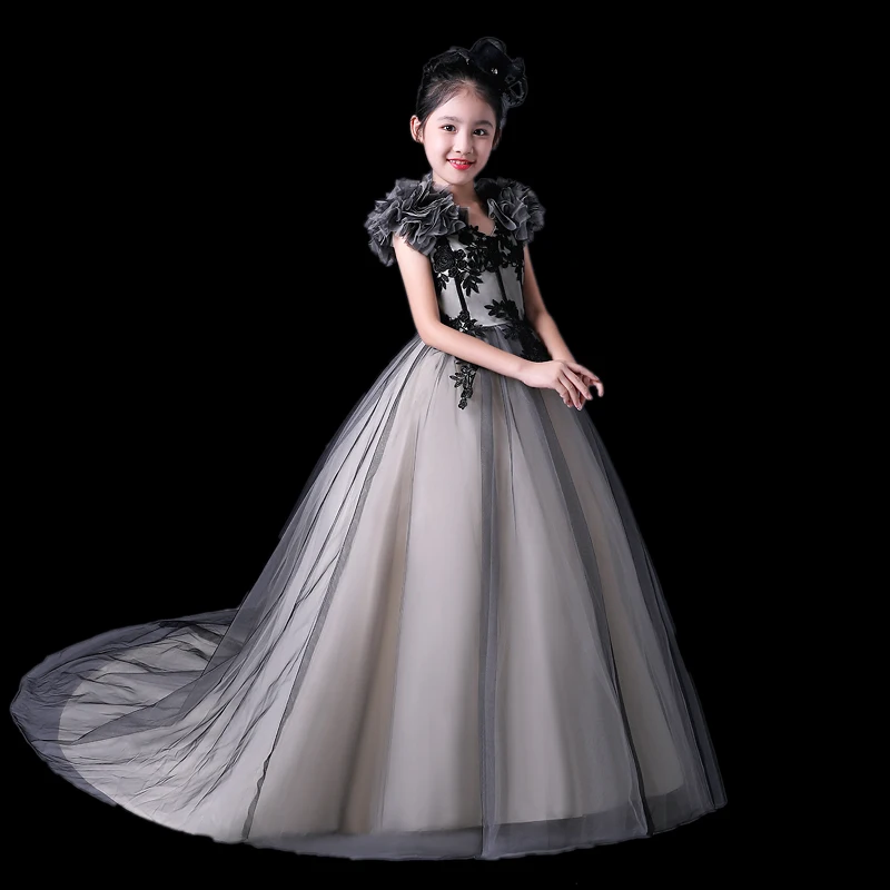 

Trailing Black Princess Girl Dress Luxury New Design Appliques Ball Gown Long Flower Girls Dresses First Communion Dress A107