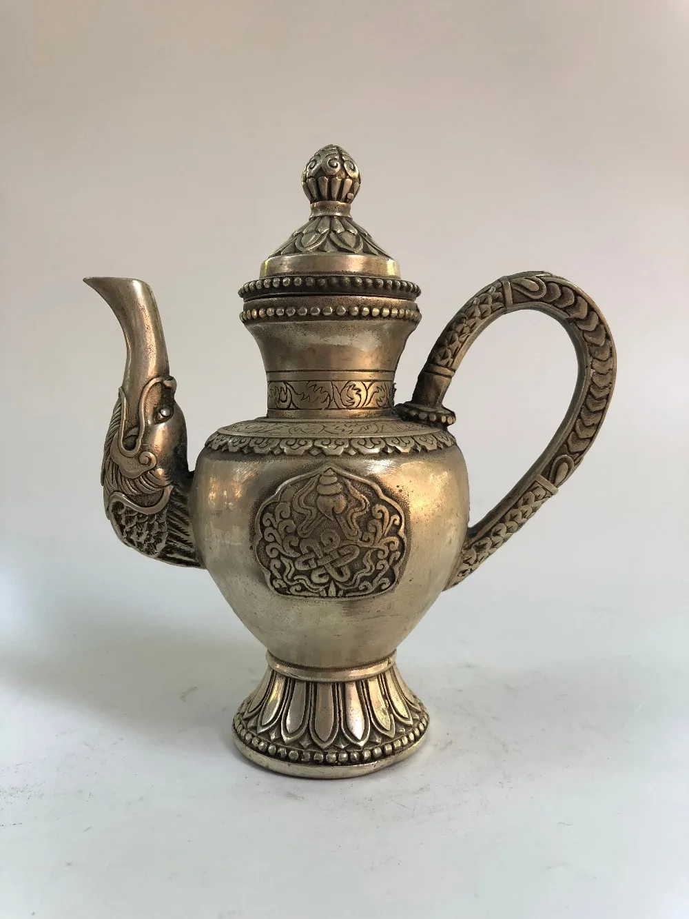 

China Copper Silver Refined Kettle Longkou Tibetan Silver Jug