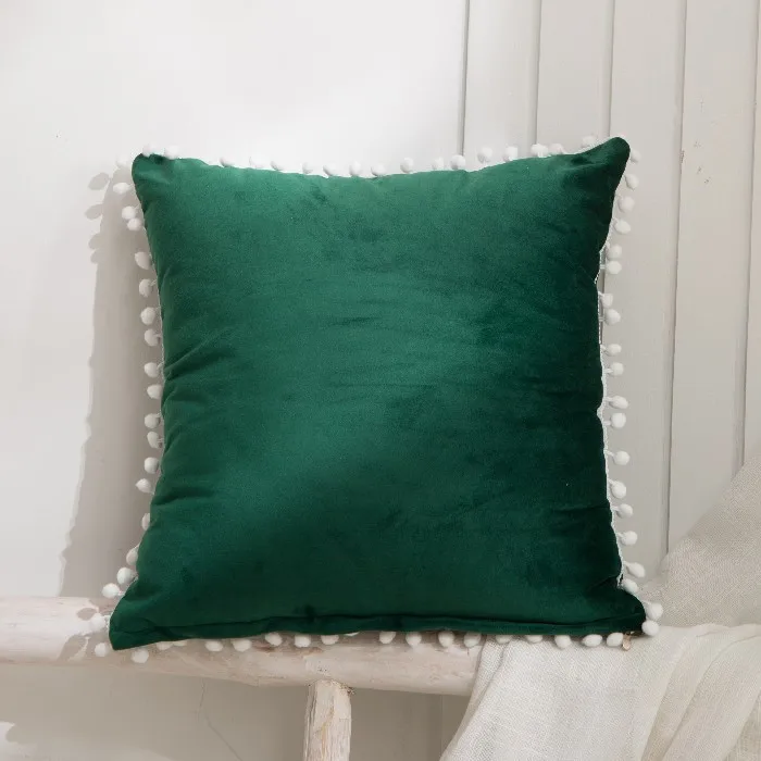 Милые бархатные однотонные Чехлы для подушек с плюшевым шариком, роскошные чехлы для сидений 45x45 см, чехлы для диванов, стульев, автомобилей, домашний декор - Цвет: Green