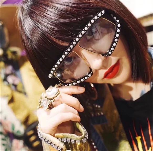 

2018 Luxury Pearls Oversized Big Frame Sunglasses Women New Brand Rivets Design Glasses Ladies Fashion Unisex Glasses uv400
