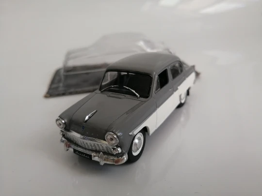 

DE A 1:43 Moskvich 407 classic alloy model Car Diecast Metal Toys Birthday Gift For Kids Boy