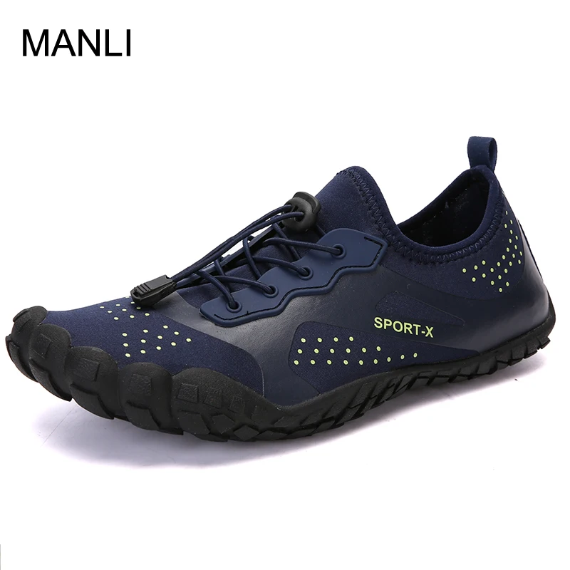MANLI الصيف الرجال تنفس أكوا أحذية صنادل شاطئ الكبار النعال الرياضة المنبع أحذية النساء جوارب الغوص تنيس Masculino MANLI الصيف الرجال تنفس أكوا أحذية صنادل شاطئ الكبار النعال الرياضة المنبع أحذية النساء جوارب الغوص تنيس Masculino