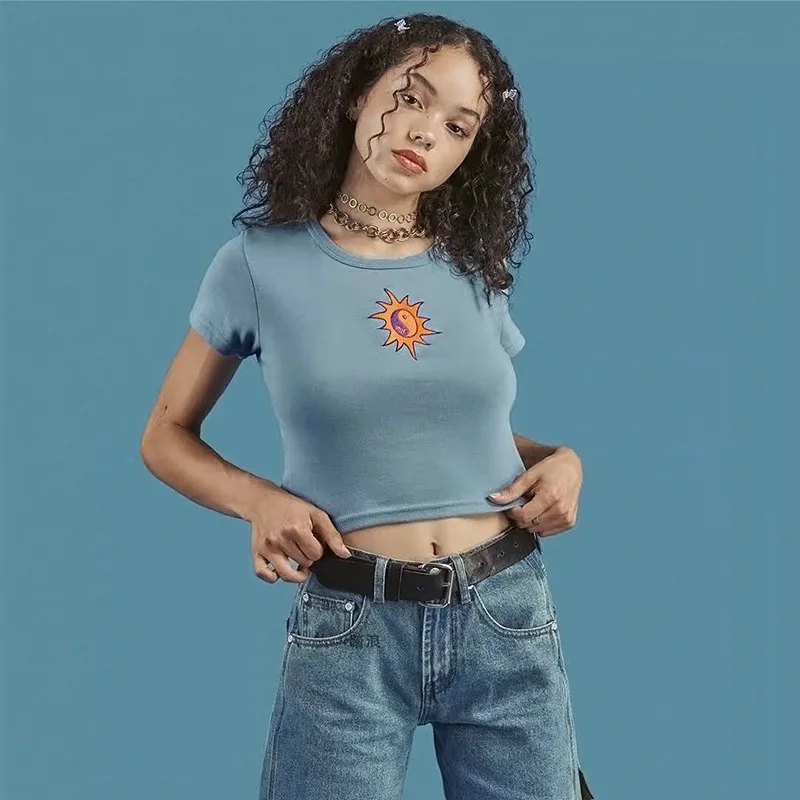 

Harajuku Unif t shirts women Flower embroidery short crop tops summer streetwear short sleeve tee shirt femme vintage tshirt