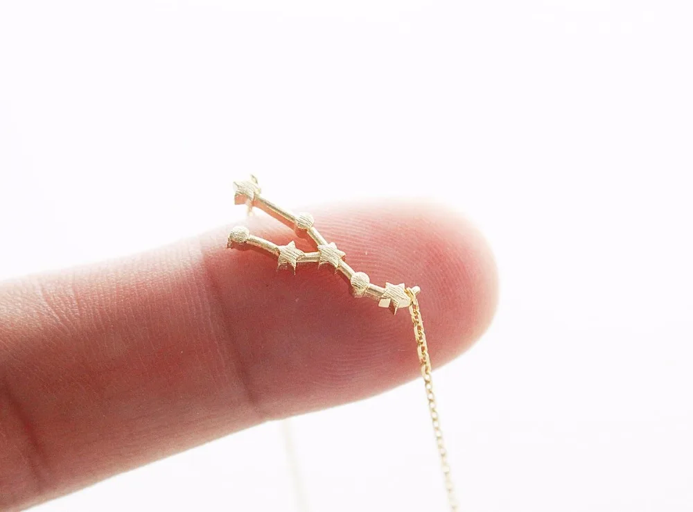

Daisies Taurus Constellation Necklace Zodiac Sign Birth Pendant Necklaces For Women Girl Birthday Gift Jewelry Collette