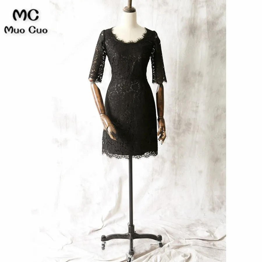 Sheath Round Neck Half Sleeves Black Lace Short Mother of the Bride Dress