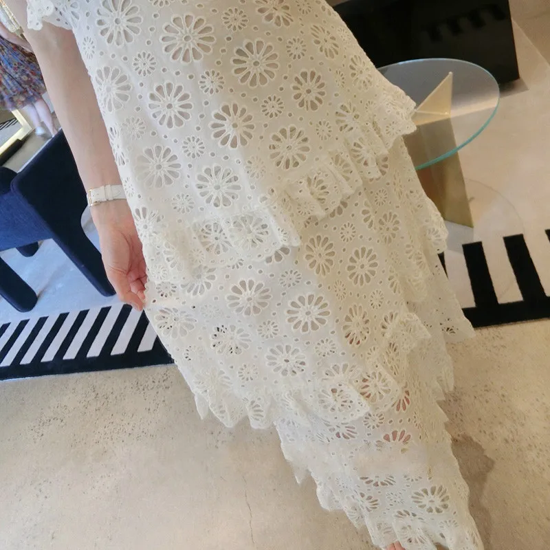 High-Quality-2018-Spring-Hollow-Out-White-Lace-Layered-Dress-Backless-Strapless-Women-Dress (4)