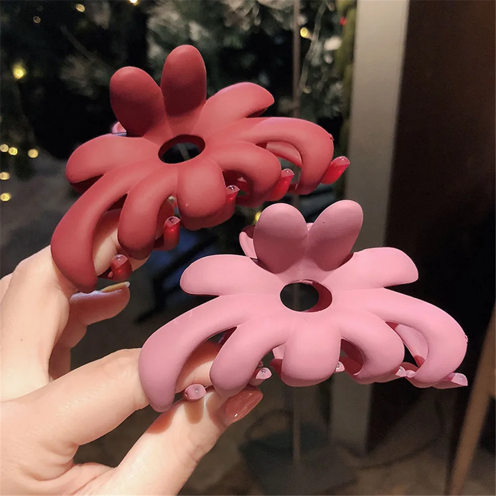 

1PC Women Fashion Plastic Hairclips Black Claws Flower Ponytail Washing Tool Headwear Hairpins Hair Accessories