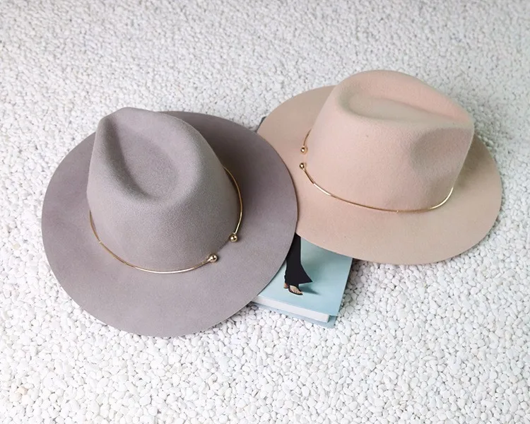 Новая модная женская шляпа fedora, светильник из шерсти с широкими полями, Шляпа fedora для женщин, широкополая Панама джазовая, шляпа с золотым кольцом