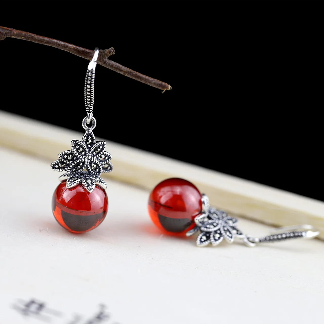

Character Silver Items S925 Pure Silver Ornaments Earrings Wholesale Thai Silver Handmade Ms Pomegranate Red Collars