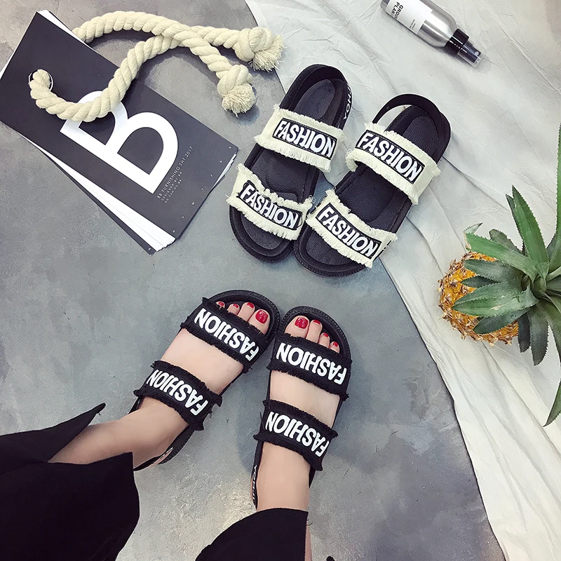 

Concise comfortable female sandals 2019 summer new flat bottom wild casual sandals Korean students beach shoes