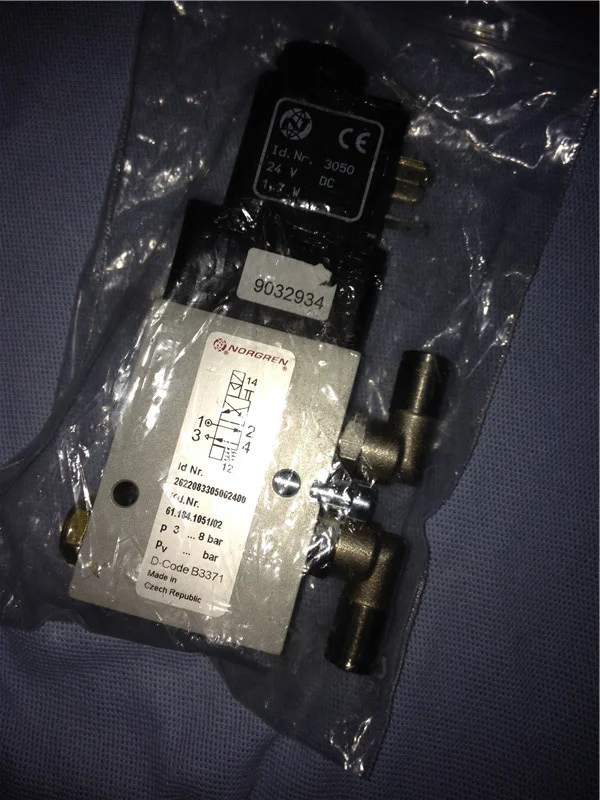 Solenoid valve 61.184.1051/02 for Heidelberg CD/SM 102 offset printing press Solenoid valve 61.184.1051/02 for Heidelberg CD/SM 102 offset printing press
