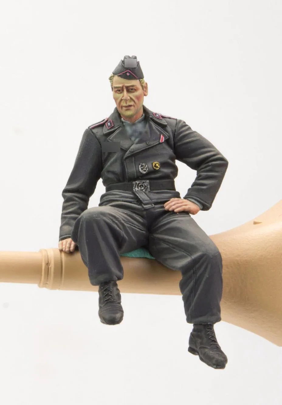 

1/35 Resin Figures German Soldier in Rest 1pc (no Gun Barrel) Model Kits