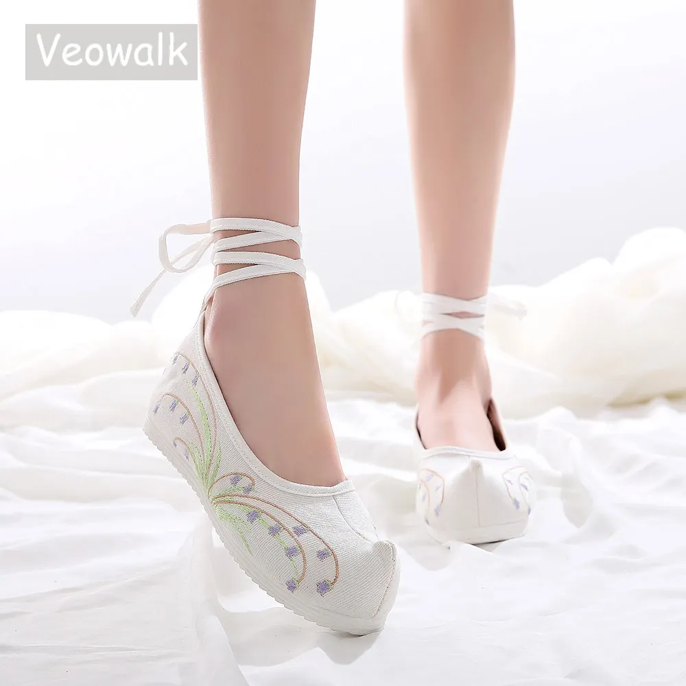 

Veowalk Nose Toe Women Canvas Embroidered Costume Flat Platforms Ankle Strap Vintage Chinese Ladies Casual Old Beijing Shoes