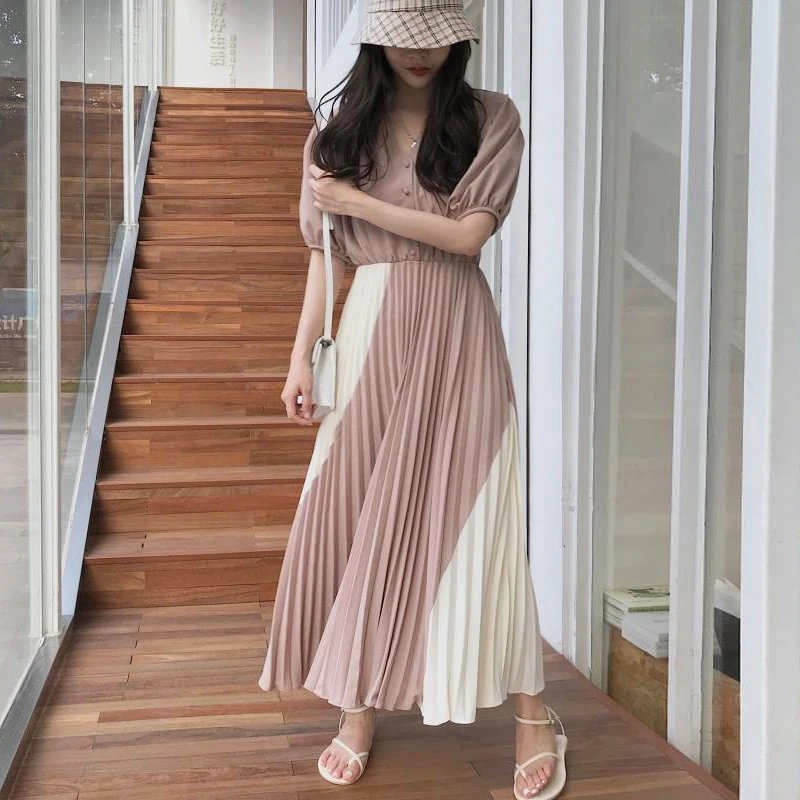 

[EWQ] 2019 summer new Korean style V-Neck Contrast color Lantern Sleeve loose Ladies clothing trend women Pleated dress QG95611