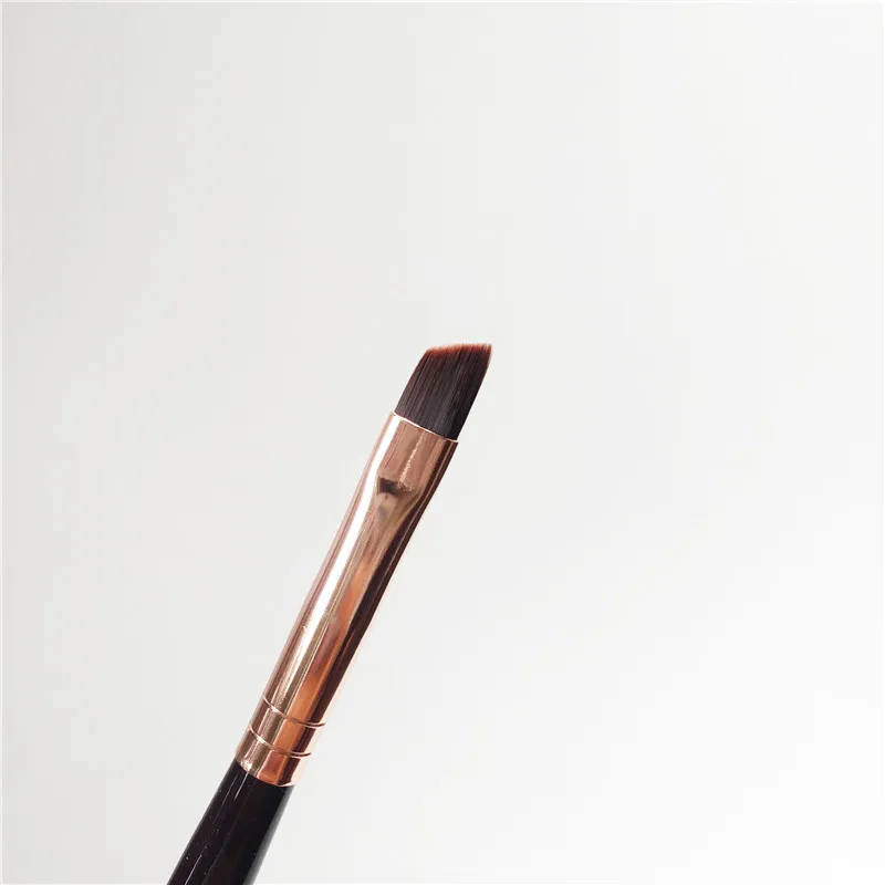 Charlotte Tilbury Eye Liner Brush _ 2