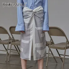 TWOTWINSTYLE корейский, геометрической формы юбка с принтом для женщин высокая Талия крест сплит тонкий миди юбки женская модная одежда лето
