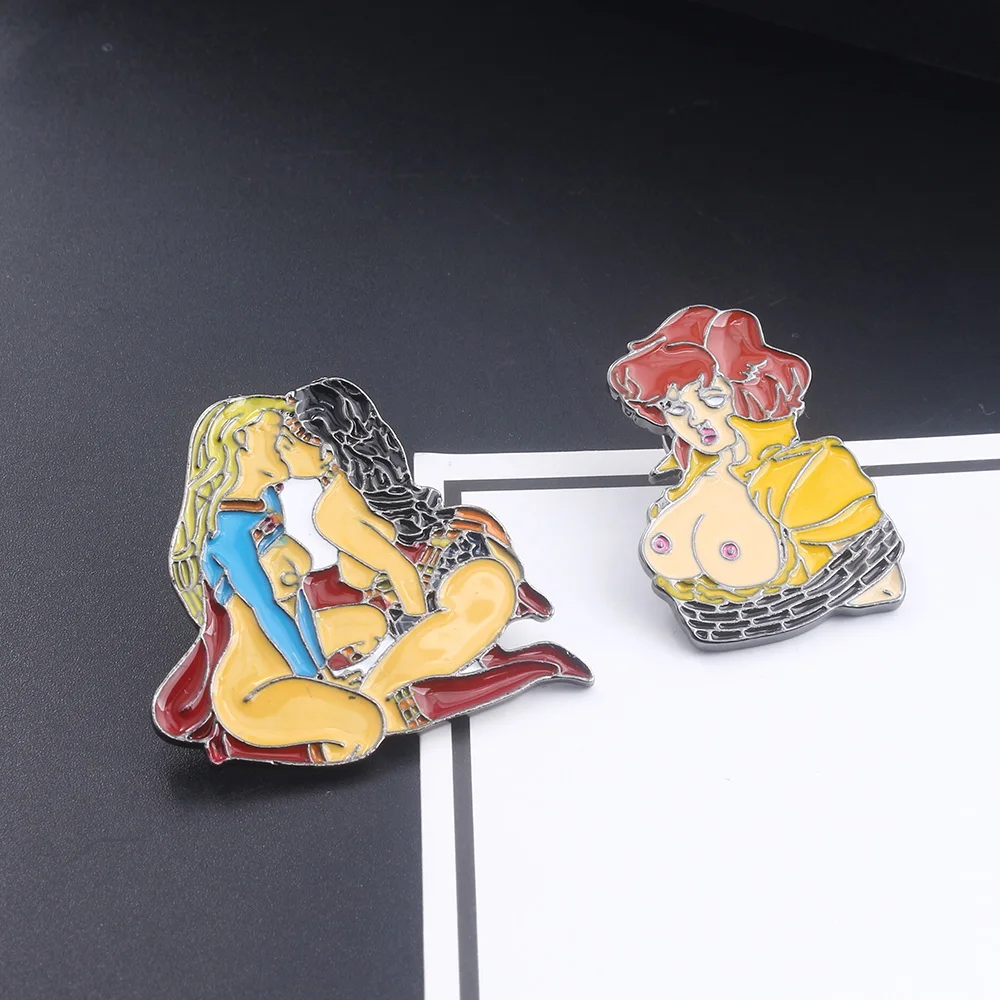 

A Pair Couples Gay Brooches Pins Women Supergirl Kissing Enamel Badge Love April O'Neal Pin Beautiful Gay backpack bags Jewelry