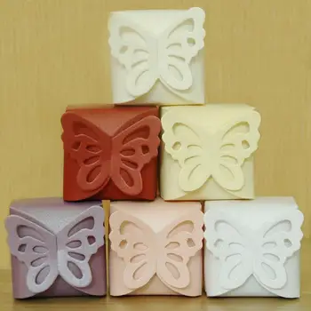 

100pcs 6*6*5.5cm 5 Colors Butterfly Favor Gift Candy Boxes Cake Style For Wedding Party Baby Shower Cajas Para Regalar Bautizo