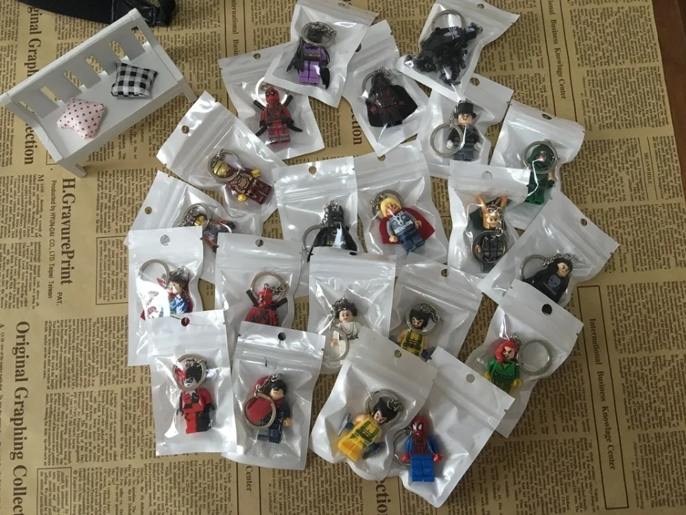 

Marvel Avengers 3 Infinity War Captain America Urton Keychain Keyring Mini figure Super Hero Iron man Key Holder Kolye Ornament