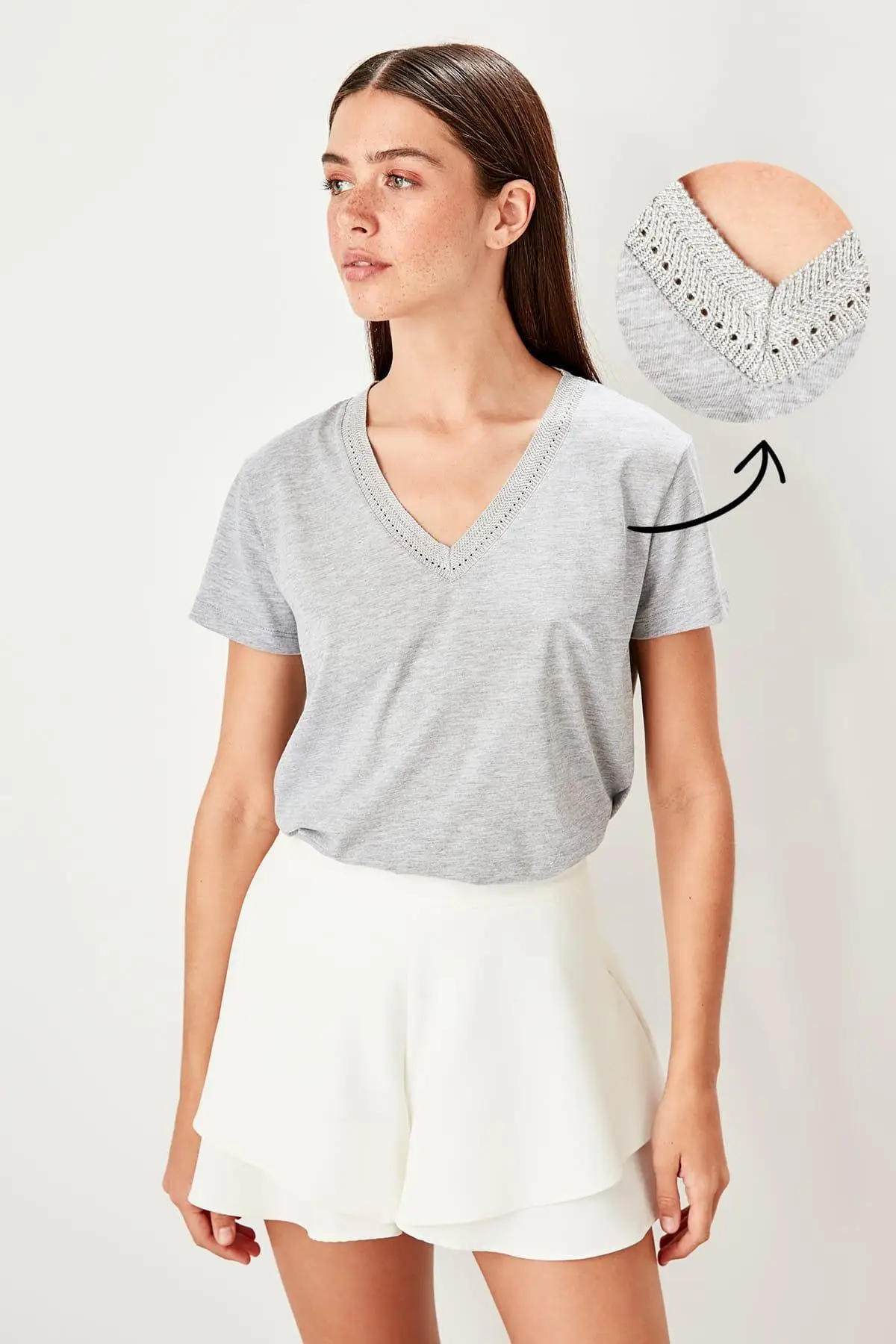 

Trendyol Gray V-Neck Knitted Blouse TWOSS19BZ0050