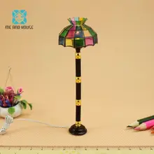 Я и дом 1:12 Кукольный дом цветная Тиффани стандартная лампа 12 вольт рабочий светильник торшер