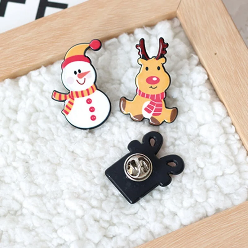 Christmas Gift  Pin Brooches Santa Claus Snowman Elk Pin For Kids T Shirt Sweater Coat Scarf Hat Decor