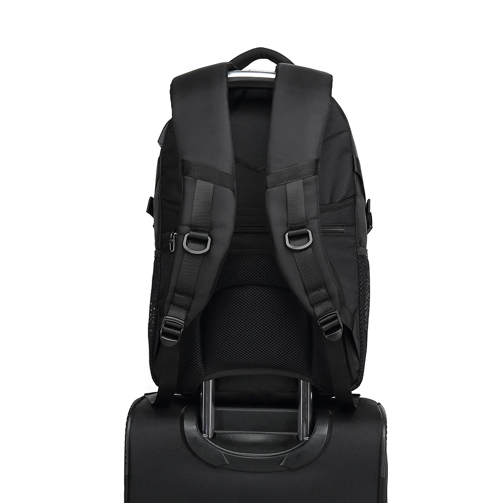 1518323771053_UF1A5922 