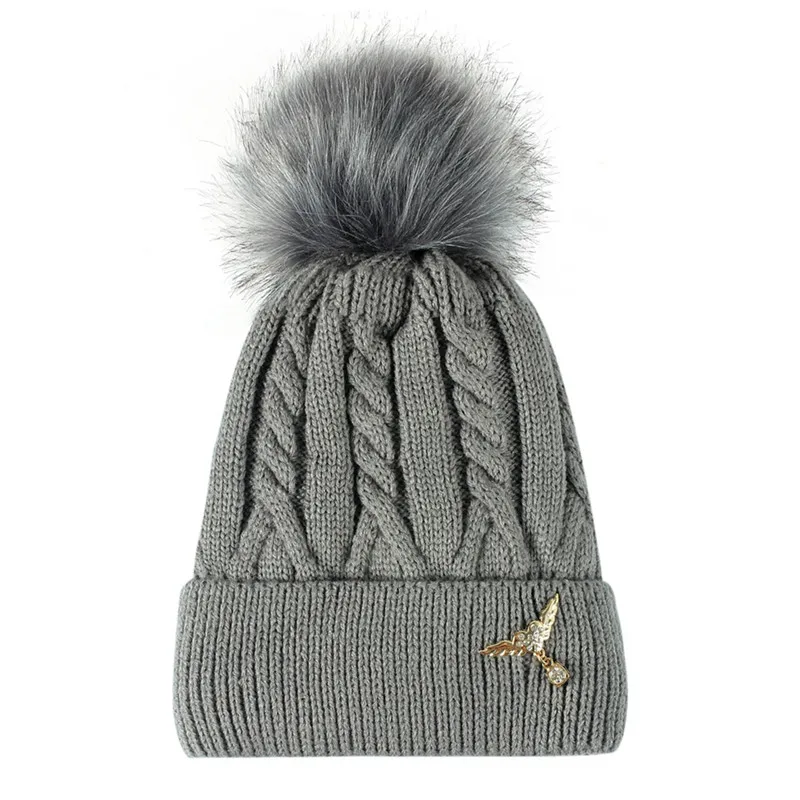 pom pom hat (1)