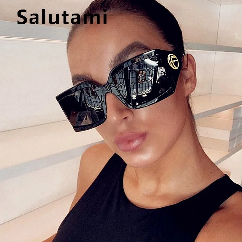 Wide Leg Oversized Sunglasses For Women Retro Print Letter Frame Celebrity Fashion Sun Glasses Men Black Square Eyewear Oculos