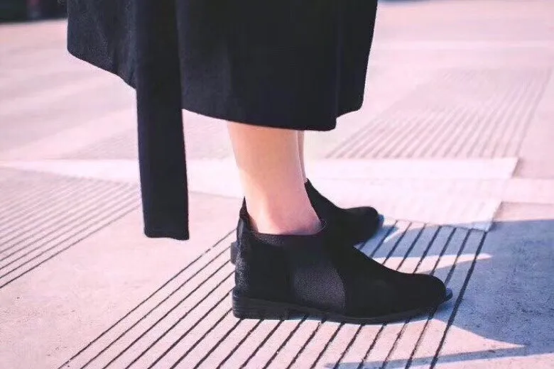 Г. новые женские осенние кожаные ботильоны короткие ботинки «Челси» трендовая обувь на плоской подошве с круглым носком и эластичным поясом