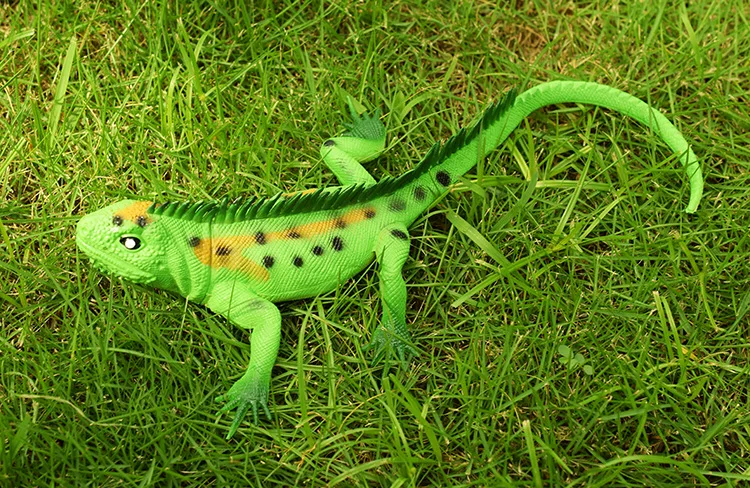 Tricky vent toy Lizards Reptile Simulation plastic forest wild animal model toys ornaments Lifelike PVC home decor Gift For Kids