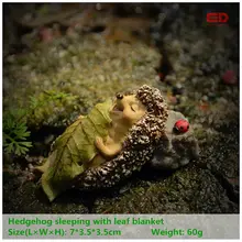 Everyday Collection Resin Miniature Fairy Garden Gnome Hedgehog Sleep with Leaf Figurine Lovely Animals Terrarium Decor