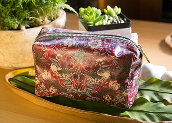 

New Fashion Europe Portable Waterproof Women Make Up Storage Box Beauty Case Travel Pouch Brand Design Free shipping