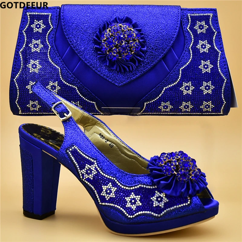 Élégant jaune Africains Ensemble Femmes Décoré Pompes Avec Assortis Italien champagne fuchsia Appliques Mariage Sacs Nigérian Les Sac Chaussures De Et Bleu RwxfCqZZ