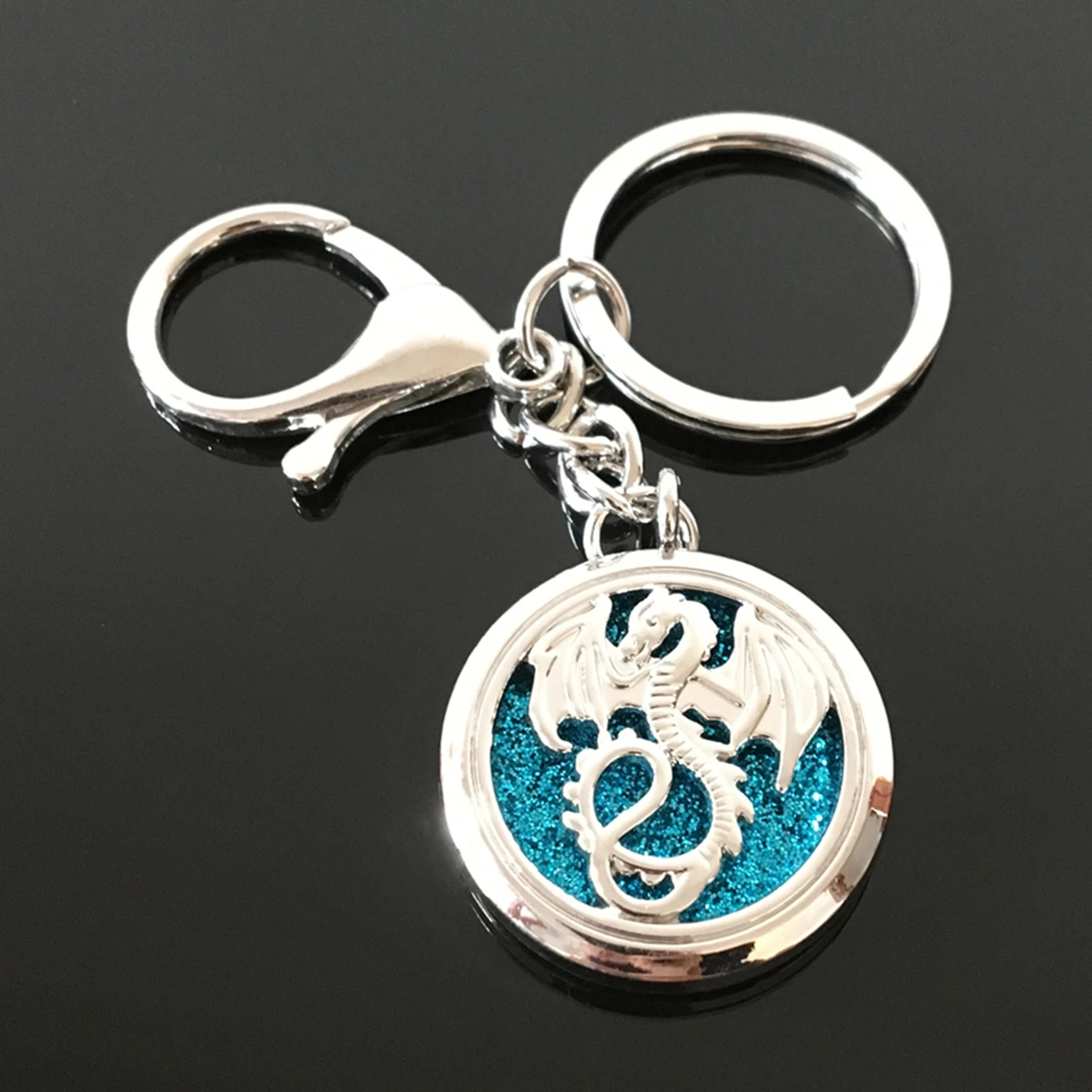 

Silver Dragon Tree of Life Key Chains Aroma Essential Oil Diffuser Magnetic Closure DIY Key Rings Pendant Locket Charms Gift