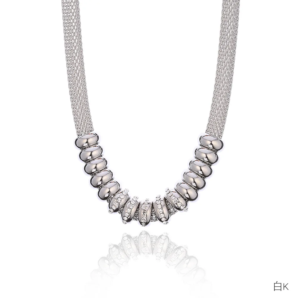 

Fanqieliu Hollow Chain Silver Circle Pendants Rhinestone Necklace For Women Fashion Environment-friendly Alloy Necklace FQL10519