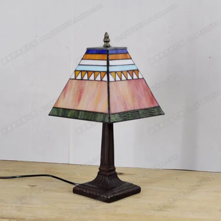 Европейский и американский стиль цвет Испанский Стиль Маленькая прикроватная лампа спальня столовая стекло Тиффани лампы Ретро освещение чтение